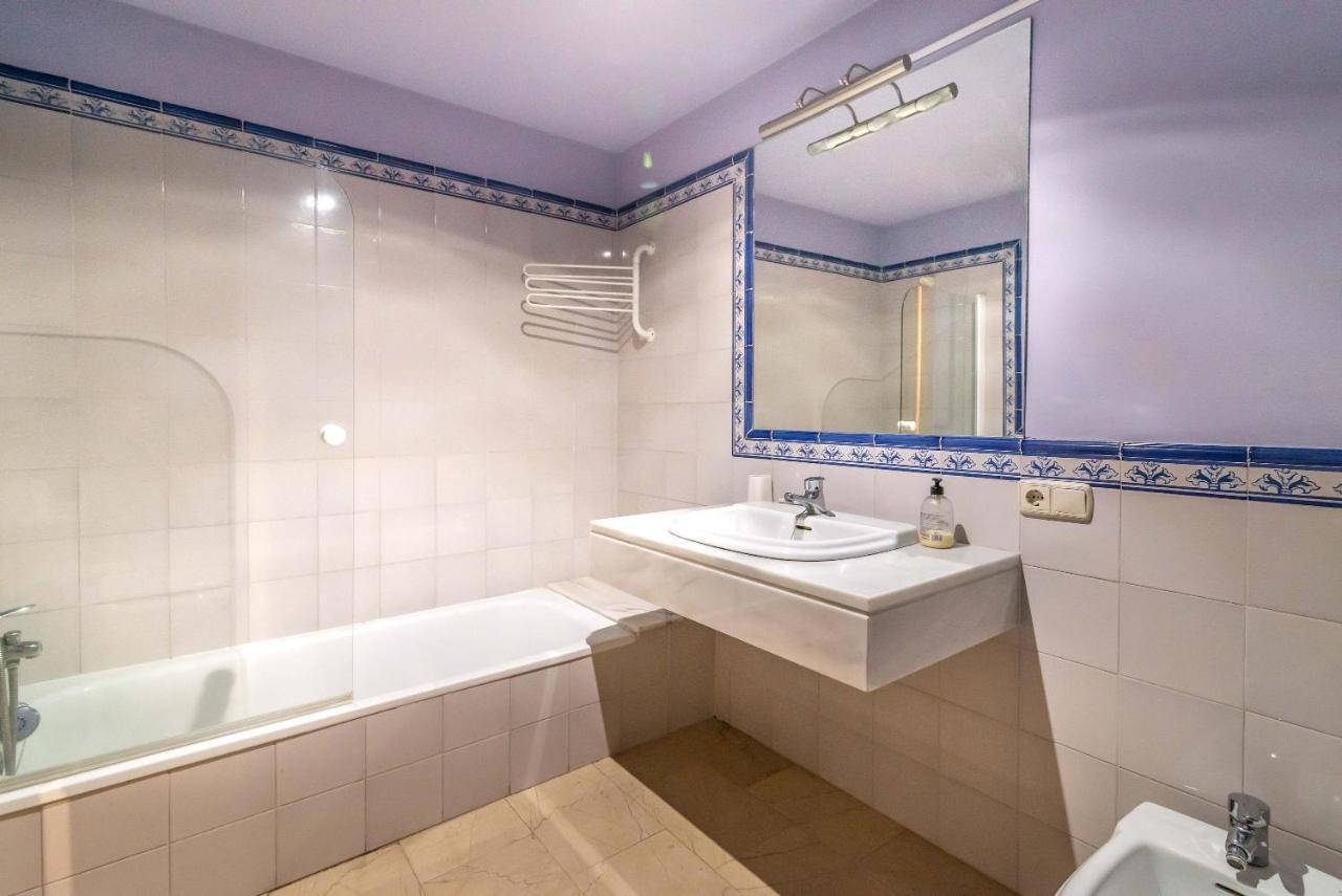 Spacious Apartment In Marbella Exteriör bild